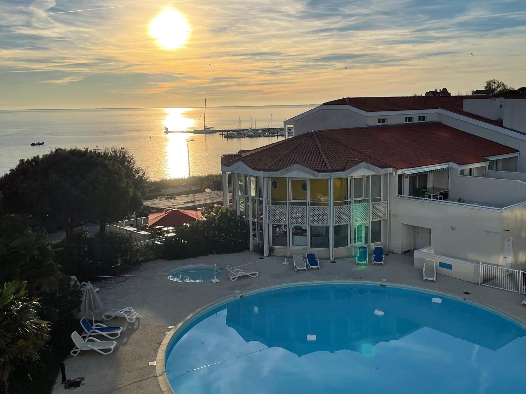 Vue Mer Et Piscine, Avec Balcon - 1 Min De La Plage Fouras Exterior photo